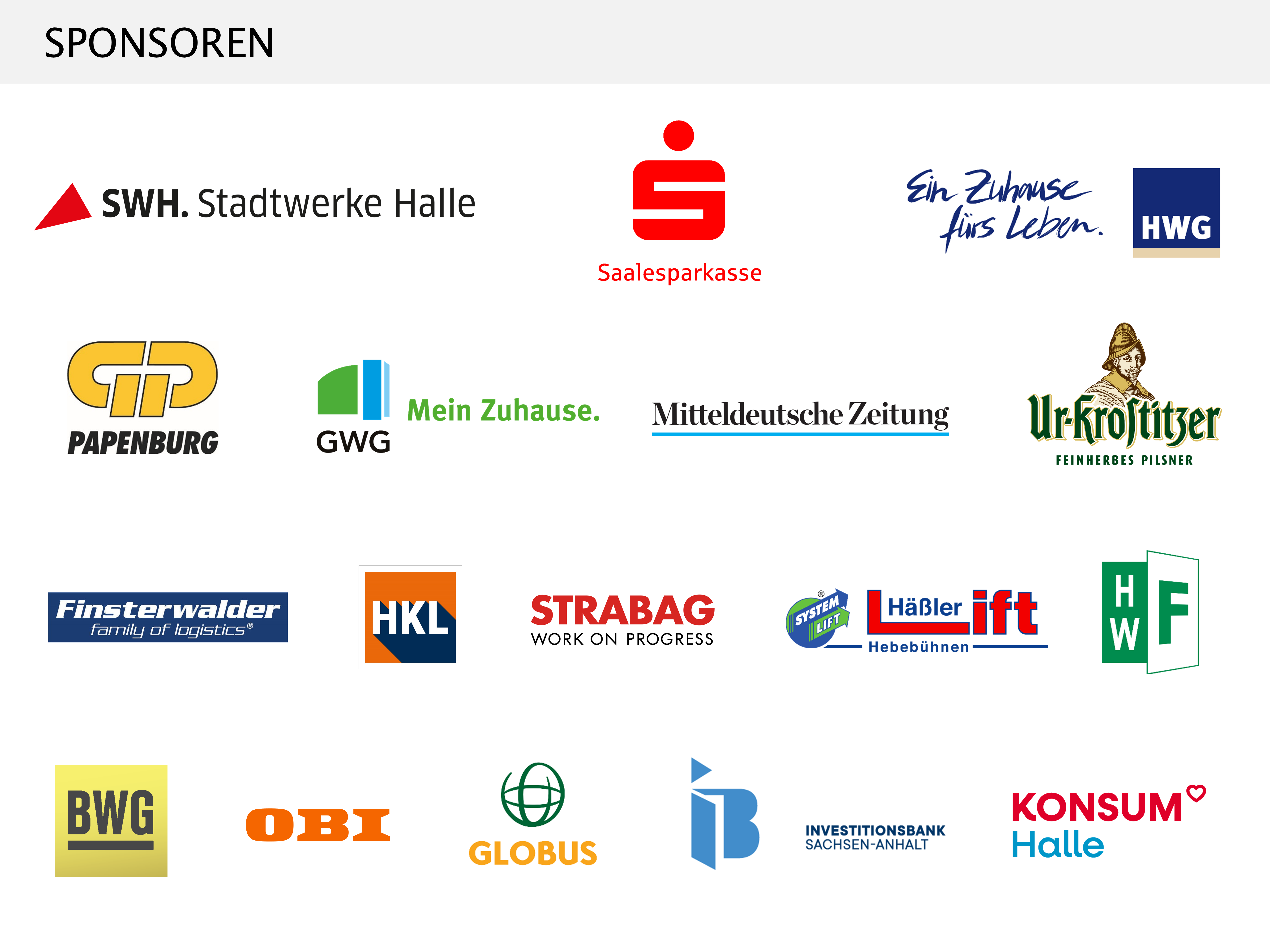 Ein Banner mit Logos verschiedener Sponsoren, darunter Stadtwerke Halle, Sparkasse, ZDF, Mitteldeutsche Zeitung, Universitätsklinikum Halle, mehrere lokale Unternehmen wie Papenburg, GWG, DB, Globus, Konsum und weitere regionale Partner.